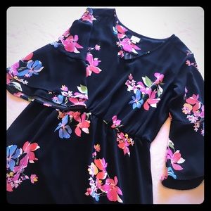 Sz L black floral flutter sleeve dress